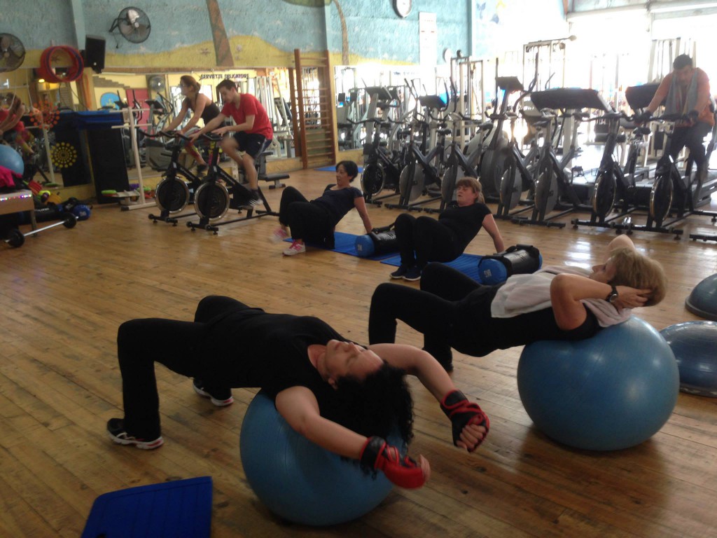 VIVA FITNESS LUNEL: Crossfit Insanity et parcours coaché et ludique pour la perte de poids insanity Factor, crossfit en parcours coachés en salle de fitness a lunel
